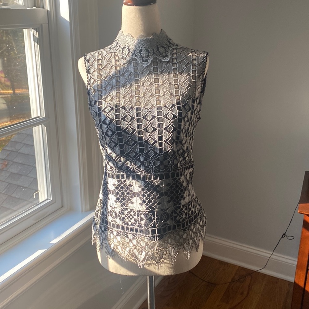 Nanette Lepore Lace sleeveless blouse